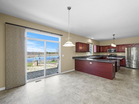 4th image of 39440 Castleford Ln