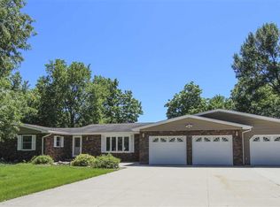 3840 Gilbertville Rd, Waterloo, IA 50701