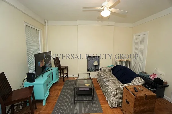 Rented by Universal Realty Group | media 7