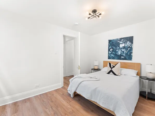 114 Oak Street image 15 of 41