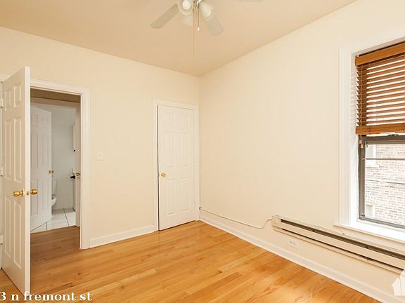 2nd image of 3823 N Fremont St #1522