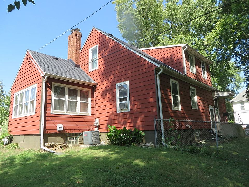 12 N Market St, Momence, IL 60954 Zillow