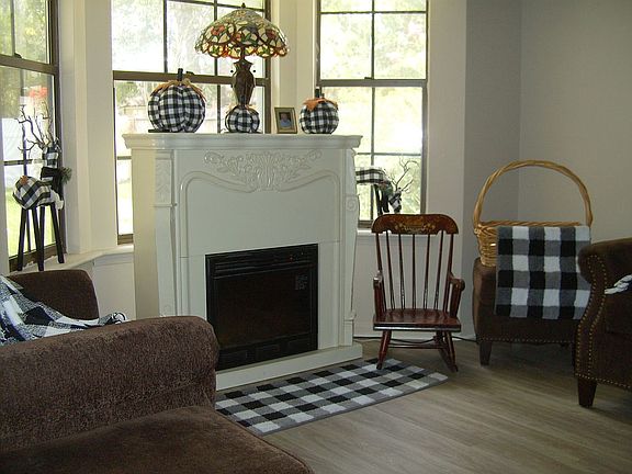 Sitting room/Breakfast Nook