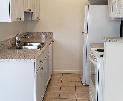 5th image of 8150 Lemon Ave Unit 212