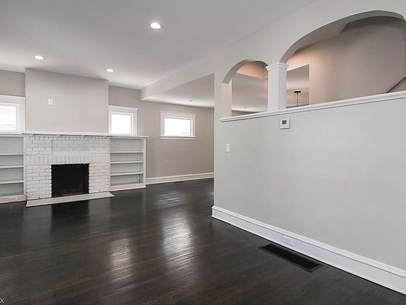 3rd image of 1467 Orchard Grove Ave