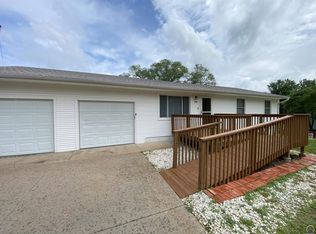 2646 NE Spring Creek Dr, Topeka, KS 66617