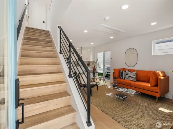 818 B S Sullivan Street, Seattle, WA 98108