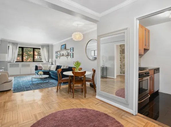 181 East 73rd Street 2B image 2 of 5