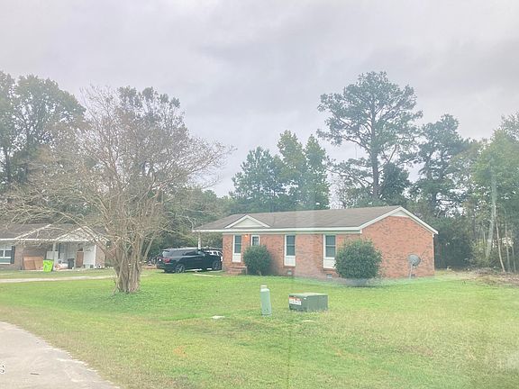 3rd image of 1405 Mockingbird Ln