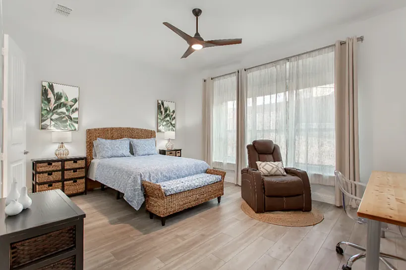 4 bed, $5,499 — Photo 3