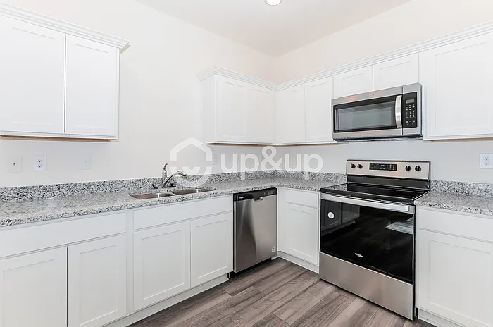 3 bed, 2.5 bath, 1421 sqft, $1,799 — Photo 2