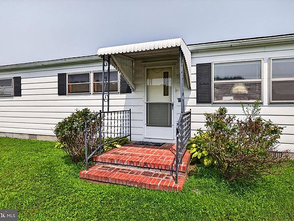5th image of 1719 Millington Rd