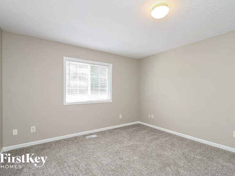 1554 Pecan Ln — Photo 11
