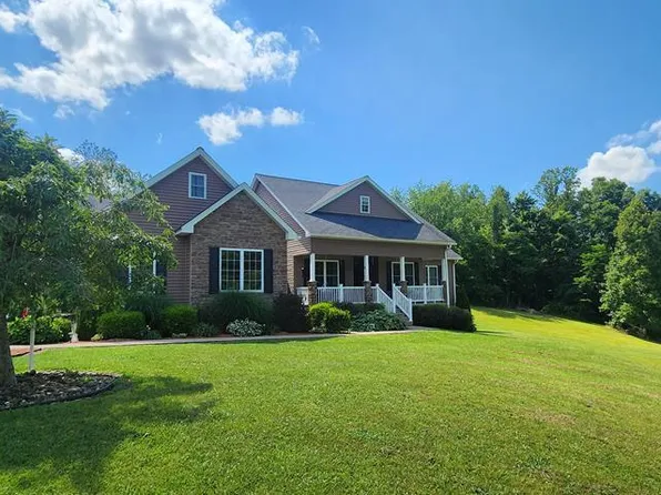 93 Serenity Ln, Fayetteville, WV 25840