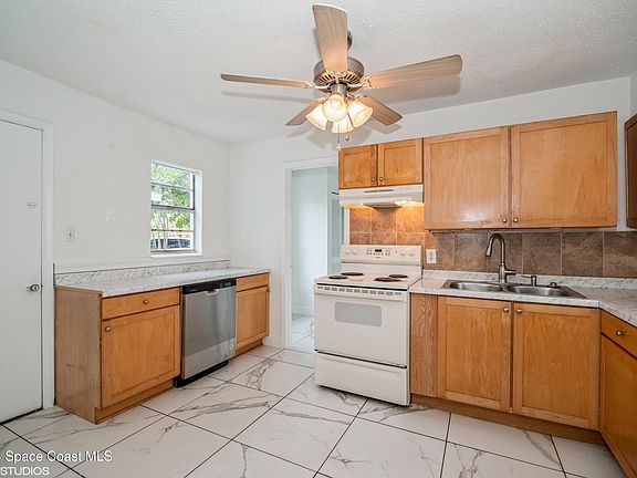 5th image of 2154 Henry St NE