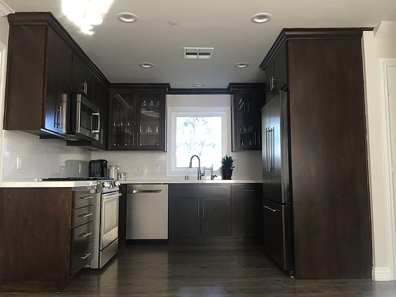 2nd image of 1207 E La Palma Ave