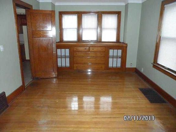 5th image of 829 Hampton Ave