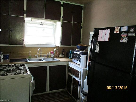 3rd image of 2634 Lincoln St