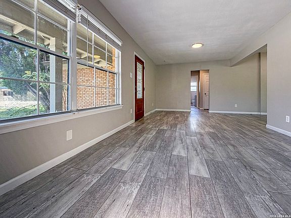 4th image of 209 SCOTT AVE
