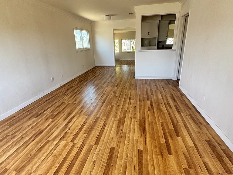 8834 Stansbury Ave — Photo 12