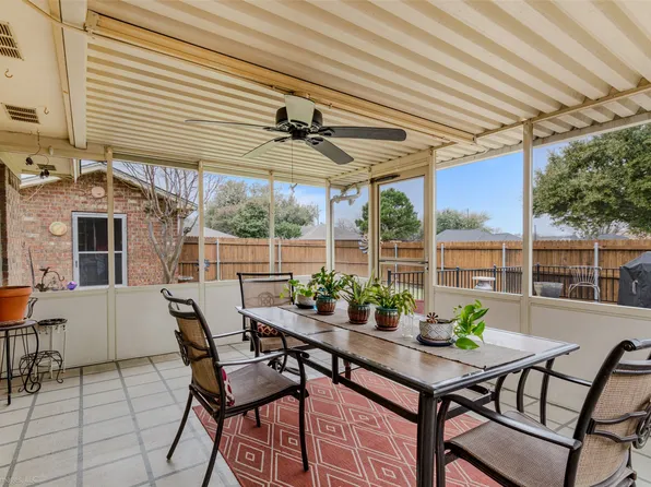 1529 Valley Trl, Mesquite, TX 75149
