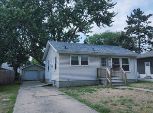 6930 Lindberg Ave, Hammond, IN 46323