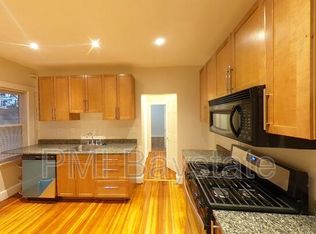 650 Metropolitan Ave APT 1, Hyde Park, MA 02136