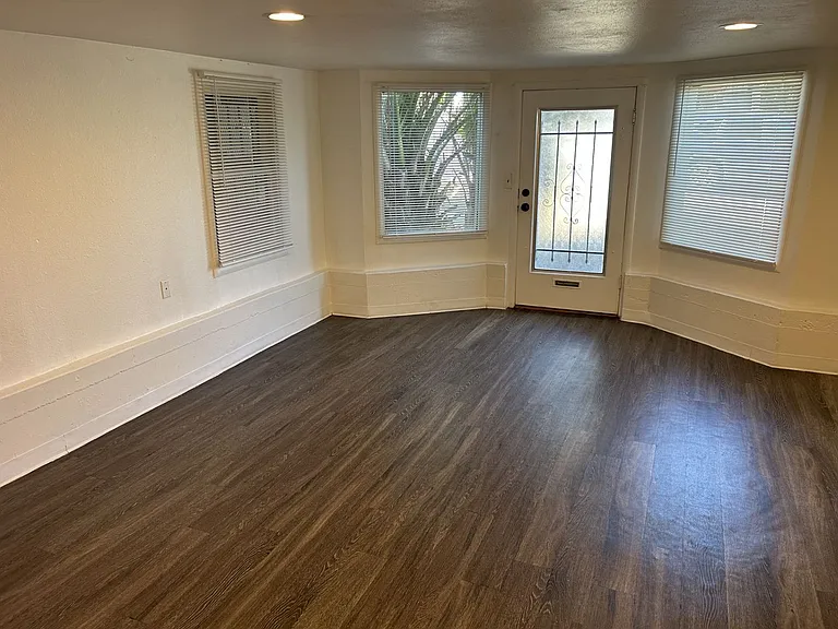 827 Georgia St — Photo 6