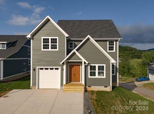 15 Weather Wood Dr, Arden, NC 28704