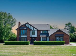 6651 Arlington Dr, West Bloomfield, MI 48322