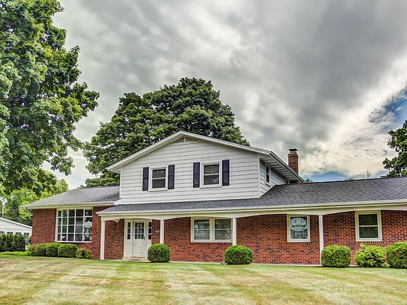 2nd image of 3929 Braidwood Dr
