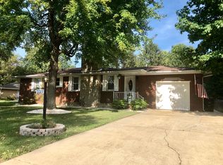 5517 La Motte Ln, Godfrey, IL