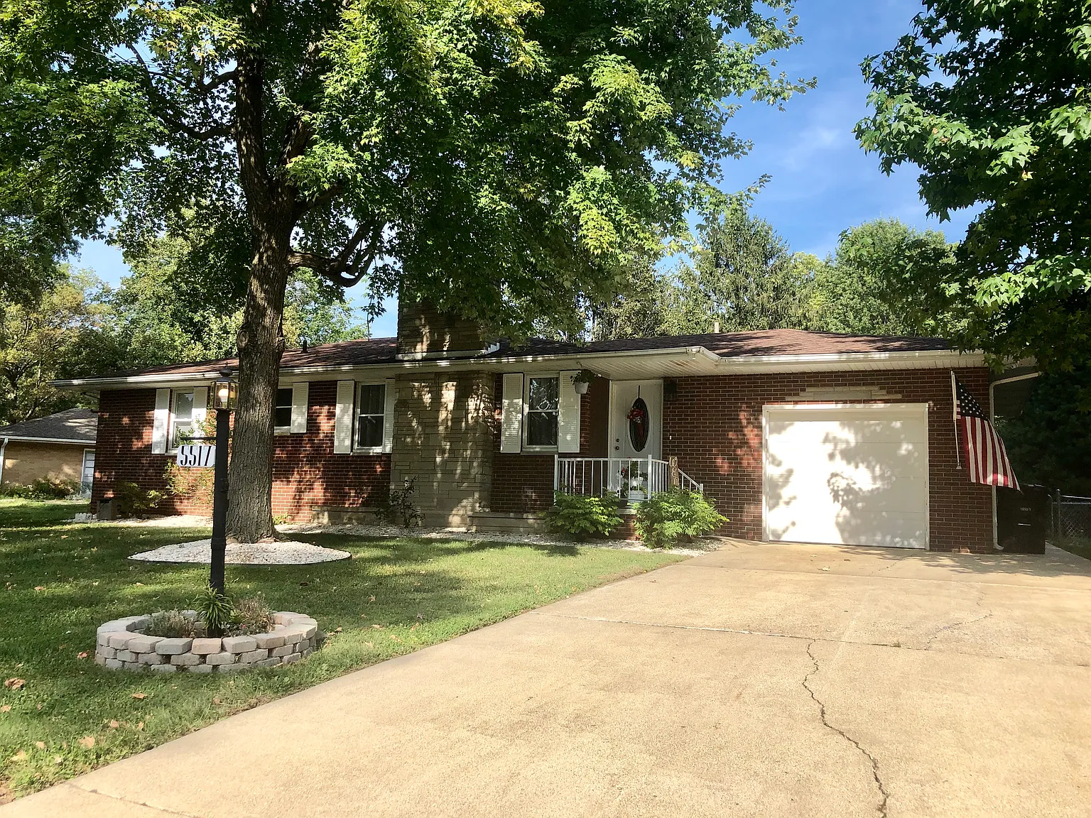 5517 La Motte Ln photo 1