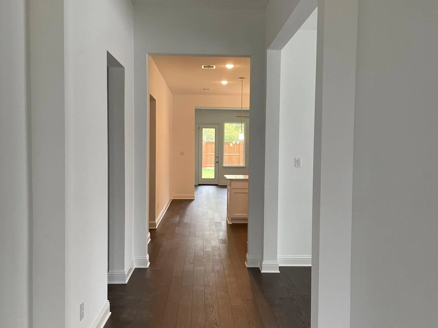 4 bed, 2526 sqft, $3,250 — Photo 3