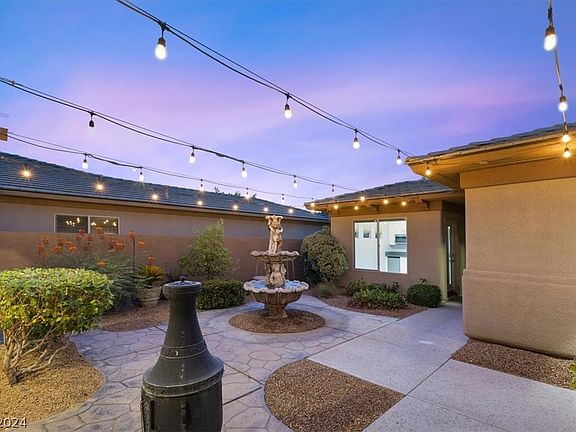 3rd image of 40 Emerald Dunes Cir