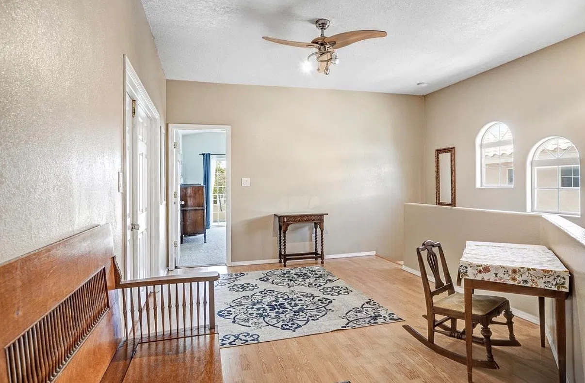 4 bed, 2.5 bath, 1911 sqft, $2,900 — Photo 4