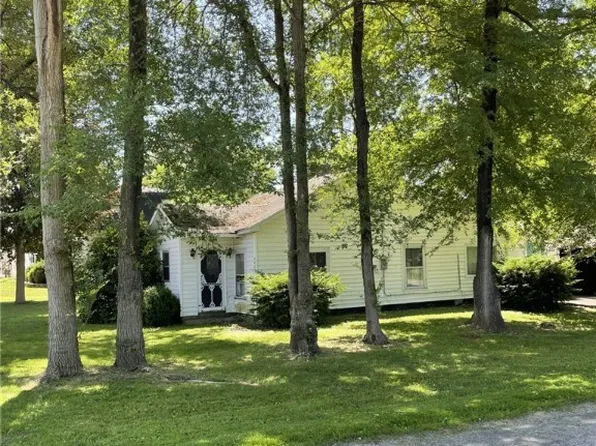 4983 Main St, Bemus Point, NY 14712