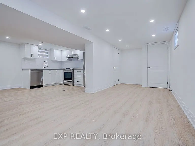36 Vauxhall Dr #BASEMENT — Photo 9