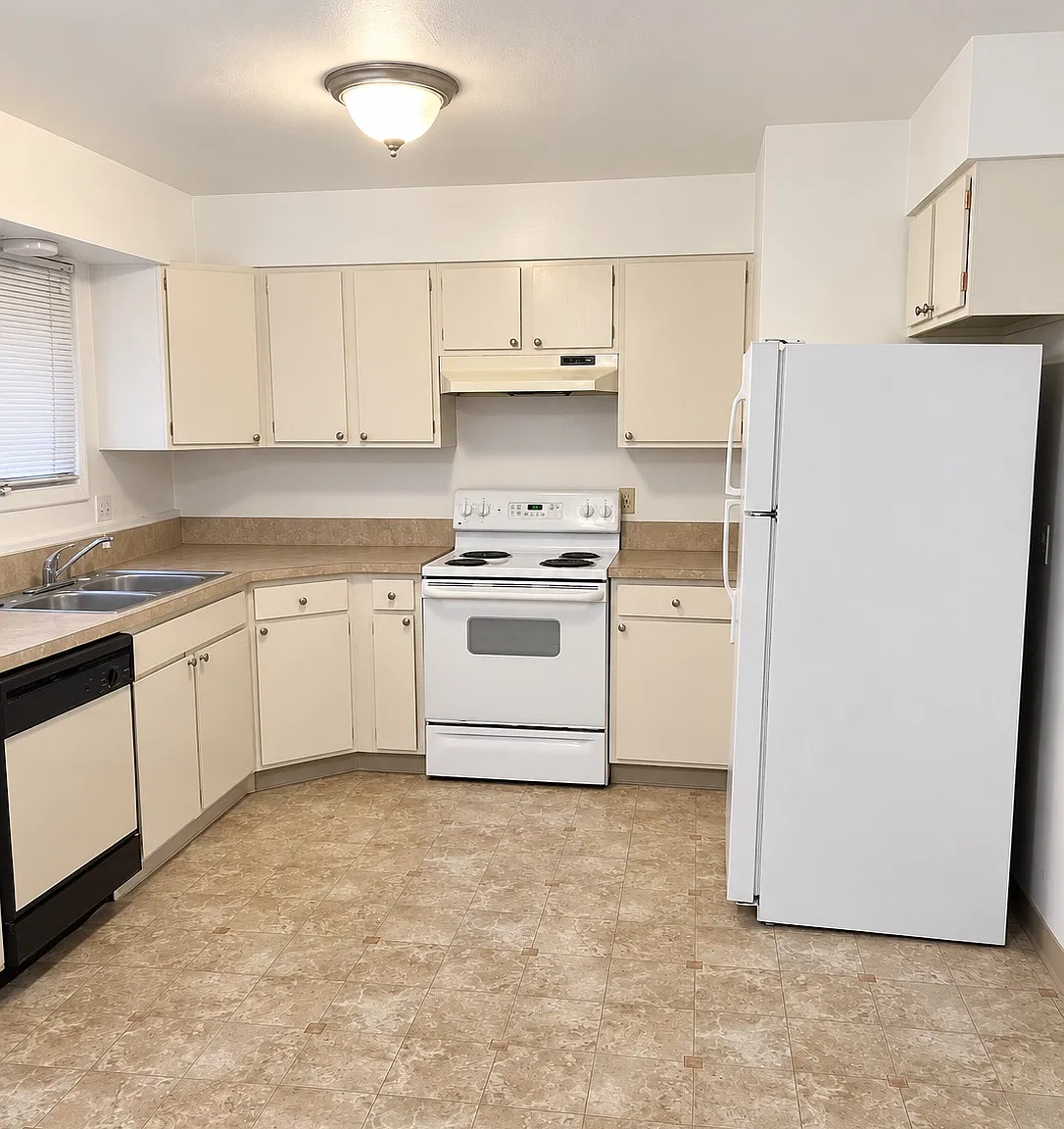 2 bed, 700 sqft, $1,375 — Photo 4