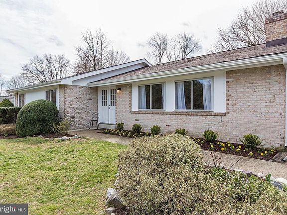 3rd image of 3113 Winifred Dr