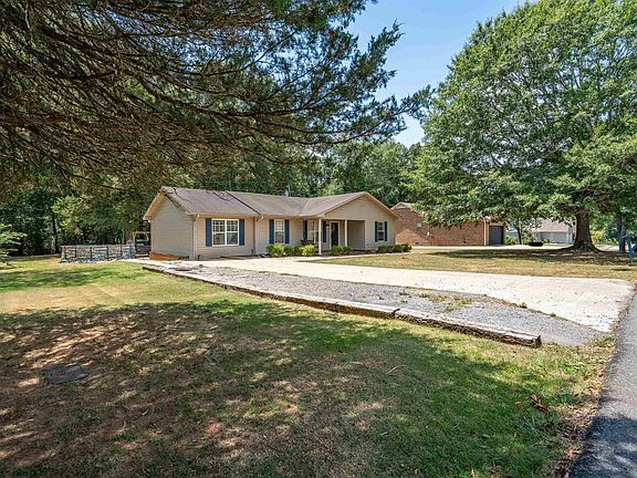 3rd image of 170 Greer Dr