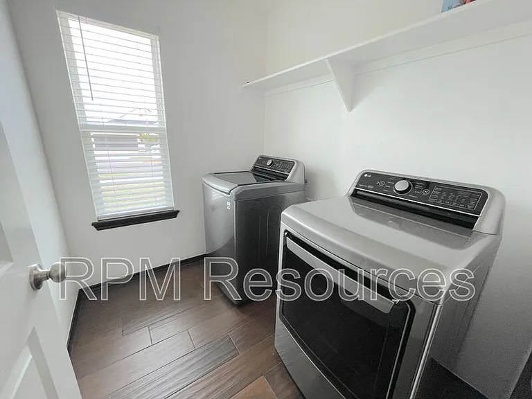 702 Midland Valley St — Photo 19