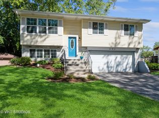 352 Cobb Cir, Bolingbrook, IL 60440