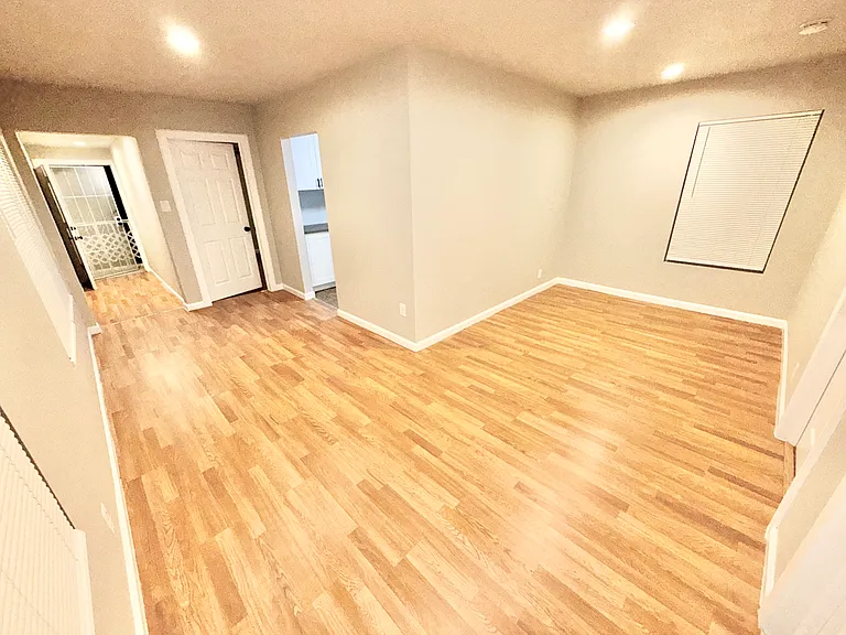 240 Kirk Pl #2 — Photo 5