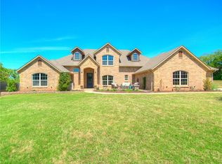 729 Green Meadows Ct, Edmond, OK 73025