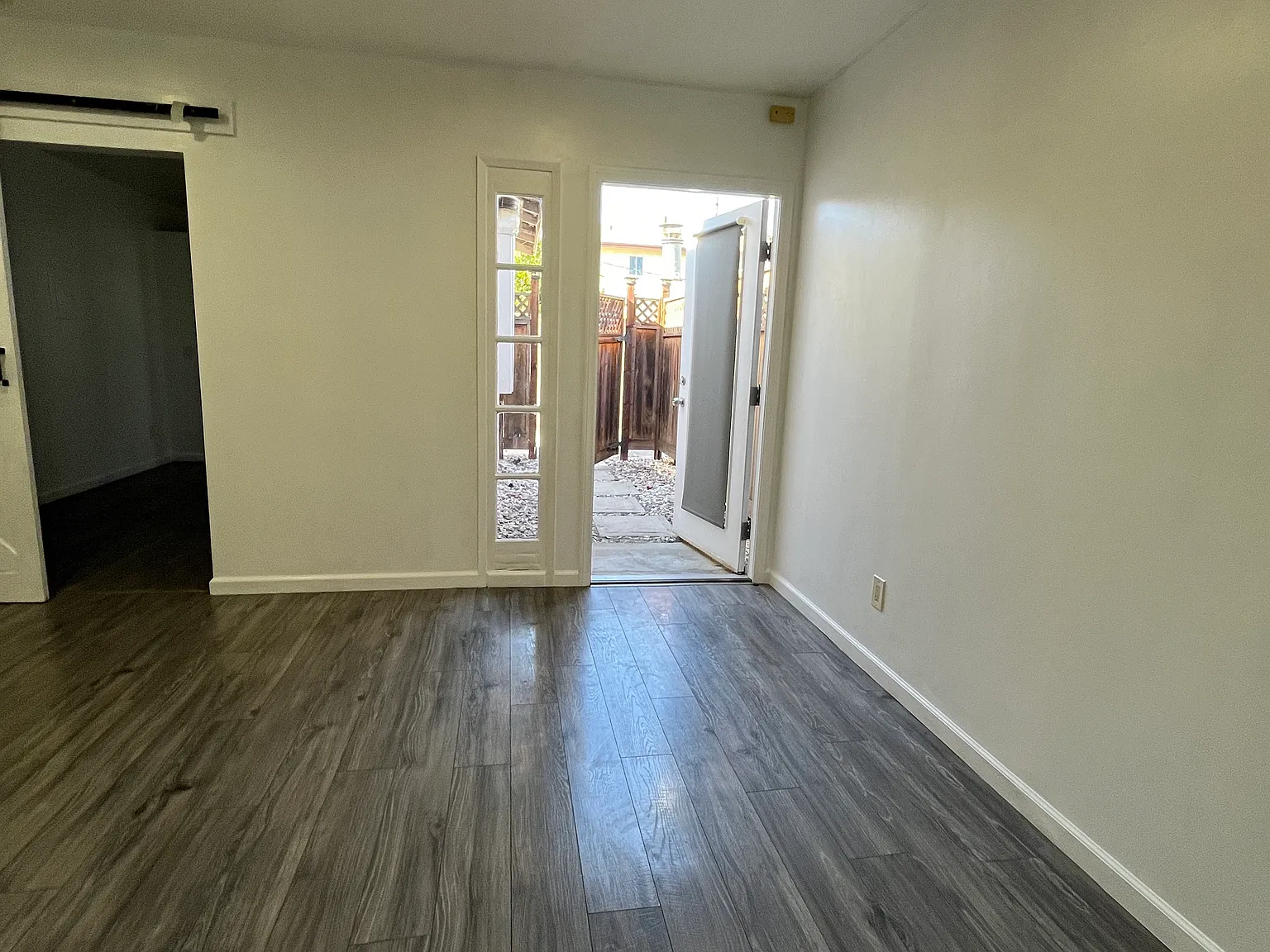 1 bed, 500 sqft, $1,700 — Photo 2