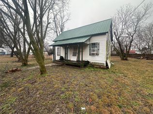 413 S Drake St, Bernie, MO 63822