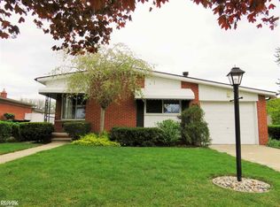 30428 Hennigan St, Roseville, MI 48066