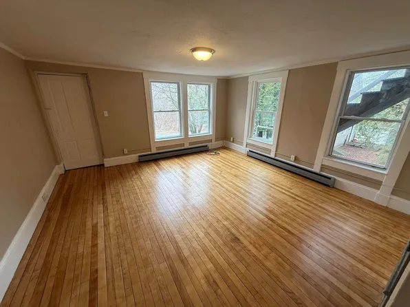 83 Main St N #3, Wells River, VT 05081