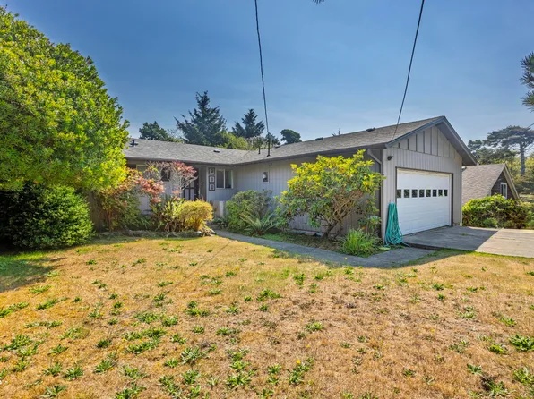 918 NW Lake St, Newport, OR 97365